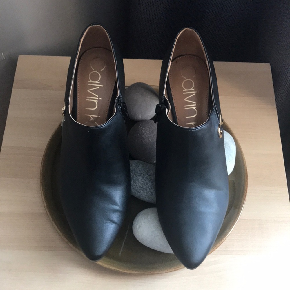 High heel booties
